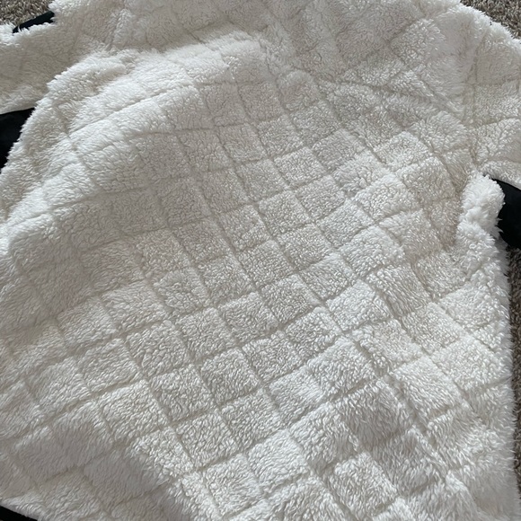 NEW w/ Tags Women’s Calvin Klein Fleece - Picture 8 of 11